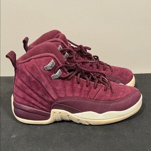 Nike Air Jordan 12 Retro Boy Size 6.5Y Purple Athletic Shoes Sneakers 153265-617